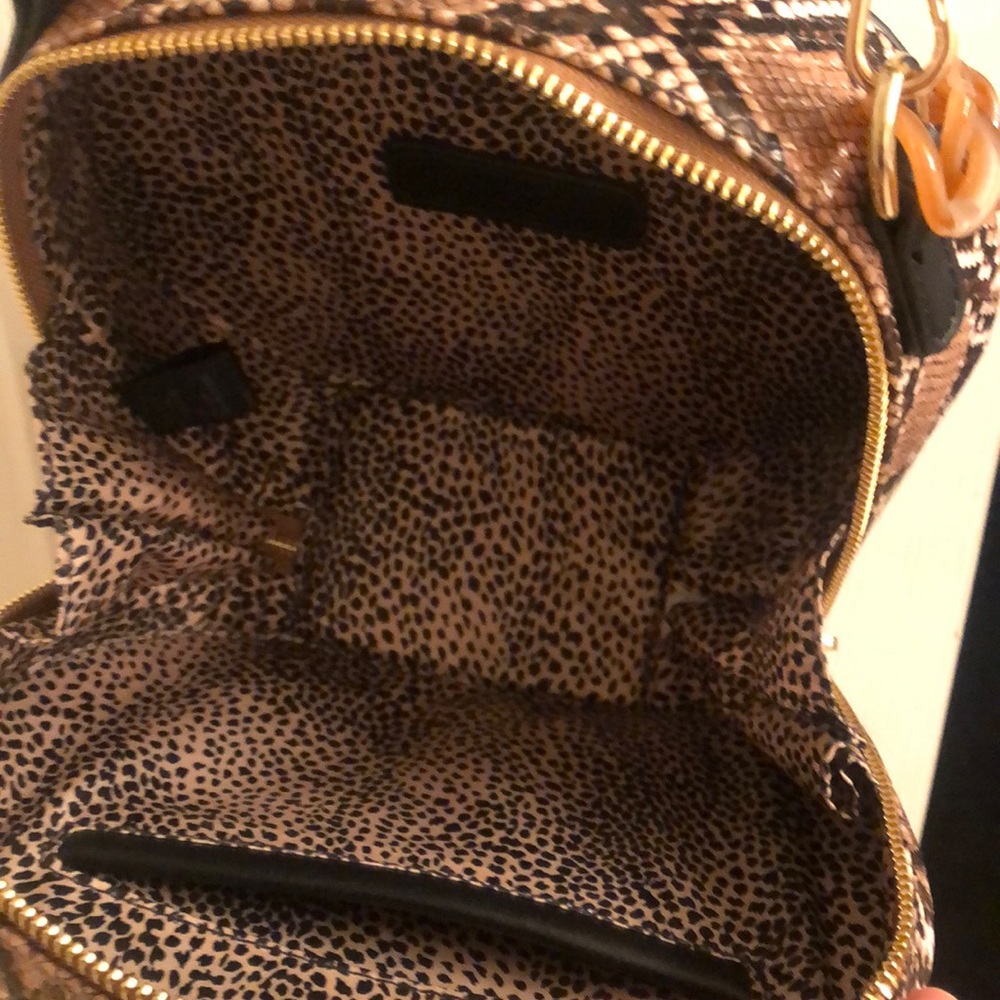 Handbag - Picture 3 of 5